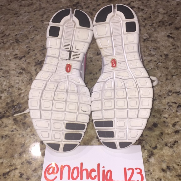 Nike Women’s Free Run Shoes - Picture 2 of 8